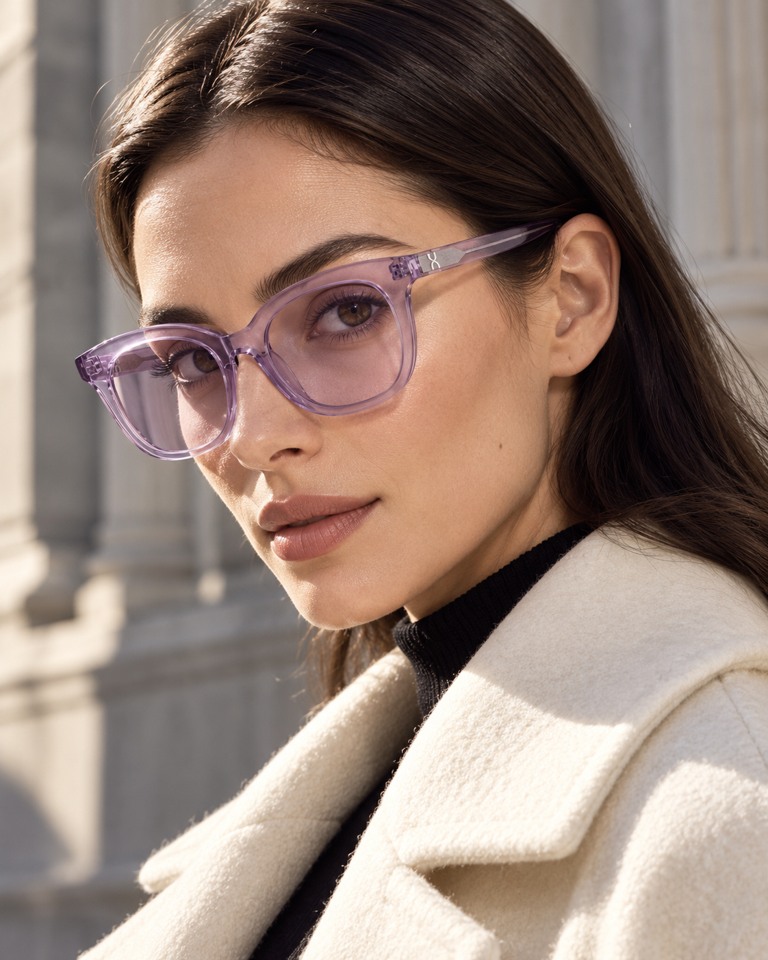 Modelo con gafas BOSCARA lavanda